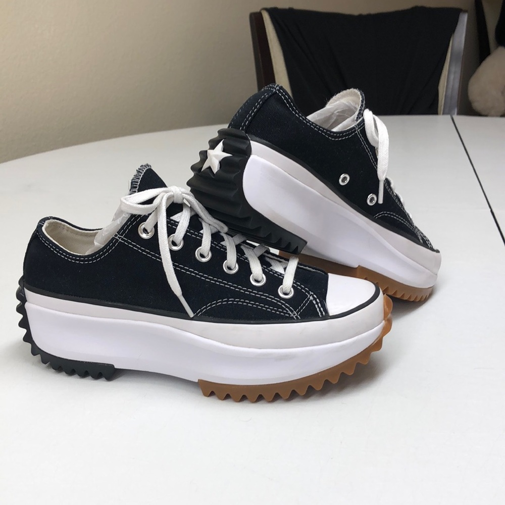 Converse platform tennis shoes